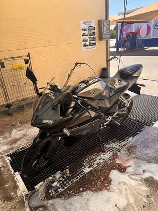 Yamaha YZF 125R Negra