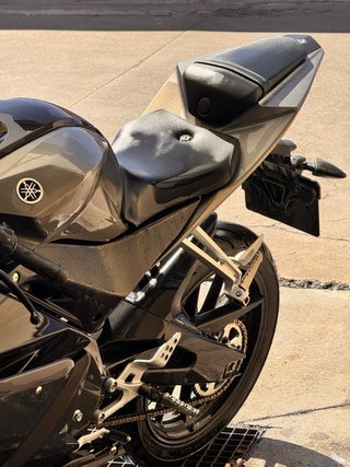 Yamaha YZF 125R Negra
