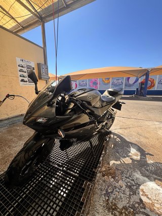 Yamaha YZF 125R Negra