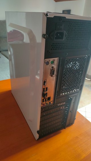 ordenador Torre PC con LEDs RGB