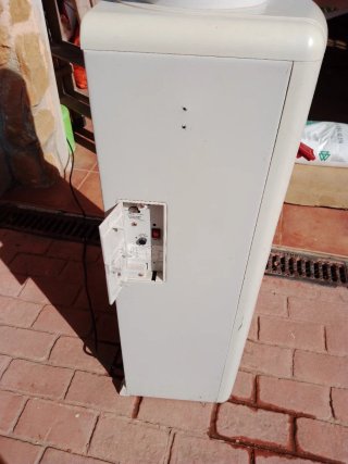 Dispensador de agua fría