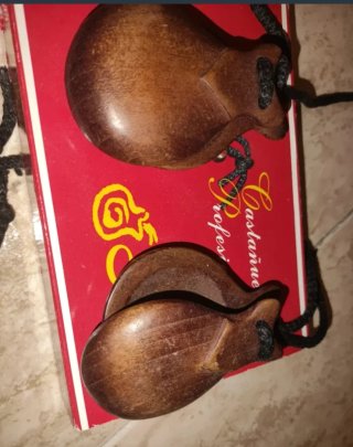Castañuelas de madera para danza