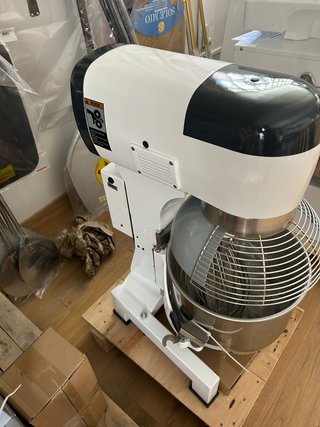 PLANETARIA 20LT / BATIR, MEZCLAR Y AMASAR