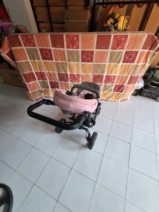 Carrito de bebé Jane color gris y rosa
