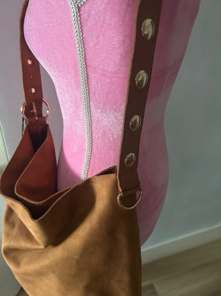 Bolso bucket efecto ante Stradivarius