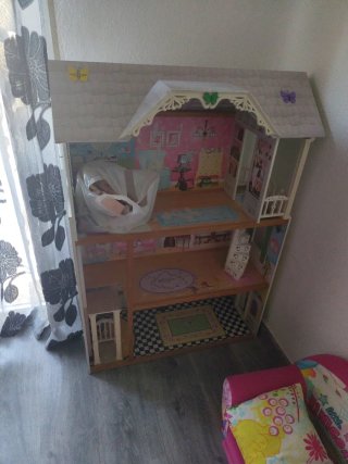 Casa de Muñecas de Madera