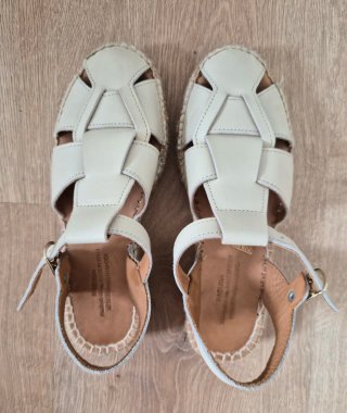 Sandalias Naguisa Pau Crudo