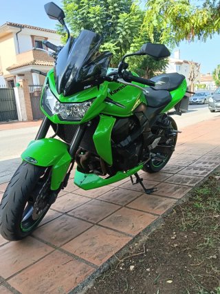Kawasaki Z750 Naked Verde