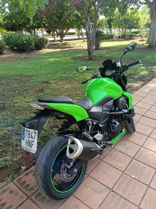 Kawasaki Z750 Naked Verde