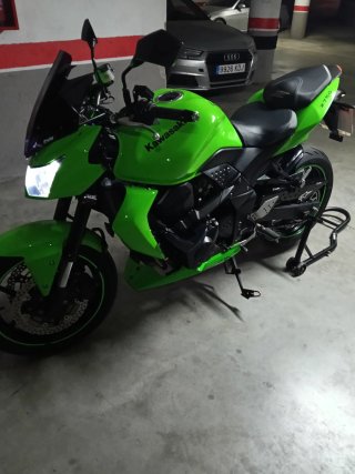 Kawasaki Z750 Naked Verde