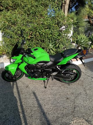 Kawasaki Z750 Naked Verde
