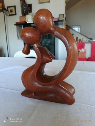 Scultura in Legno Intagliato L'Abbraccio/Il Bacio