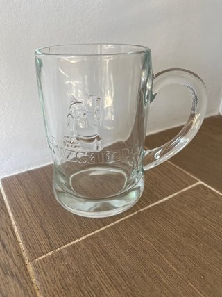 Jarras de cerveza de cristal