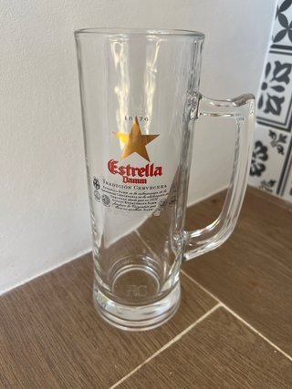 Jarras de cerveza de cristal
