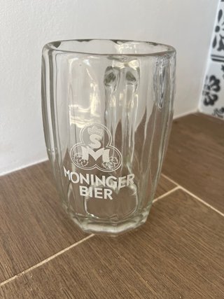 Jarras de cerveza de cristal