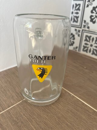Jarras de cerveza de cristal