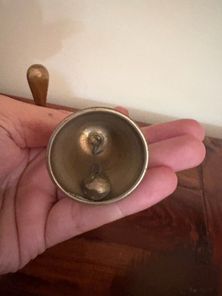 Lote 2 campane vintage in ottone decorate