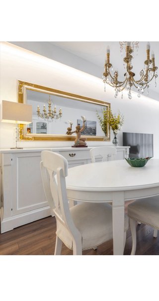 Conjunto Comedor: Mesa, Buffet y 6 Sillas