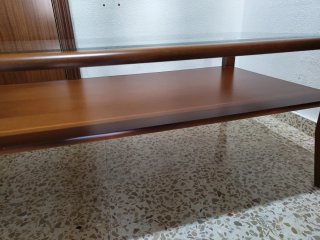 Mesa de centro madera y cristal.