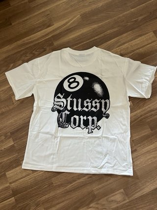 Camiseta Stussy 8 Ball Negra y Blanca