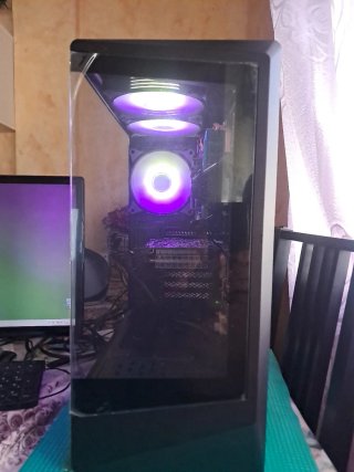 Ordenador de sobremesa gaming RGB