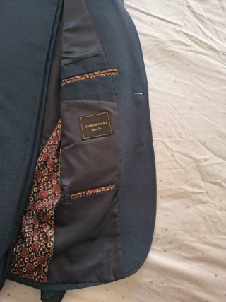 Traje azul marino