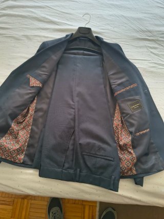 Traje azul marino