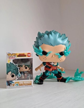 Infinite Deku with Eri funko pop jumbo 1010