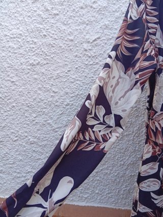Vestido estampado hojas manga larga