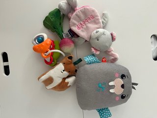 Lote juguetes bebé peluche y sonajero