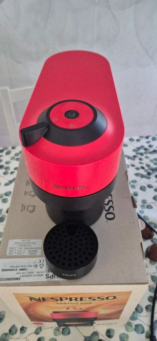 Cafetera Nespresso Vertuo Pop Krups Roja