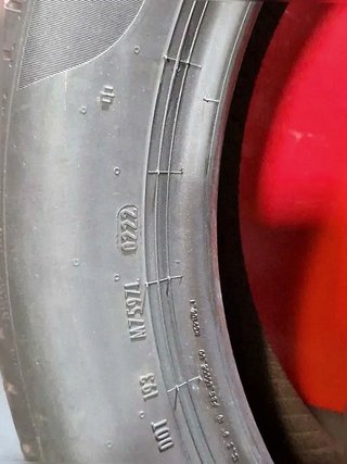 [R. 1789] - 215 50 18 96V Pirelli Neumáticos