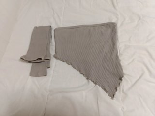 Top Bershka asimétrico One size