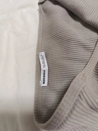 Top Bershka asimétrico One size
