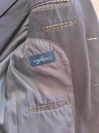 Traje azul marino