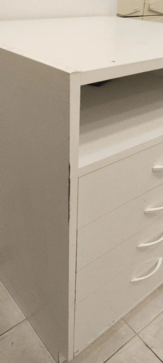 Cajonera blanca de madera