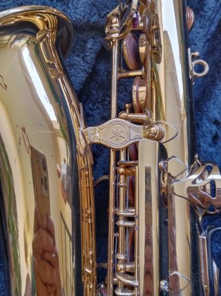 Saxofón Alto Yamaha.