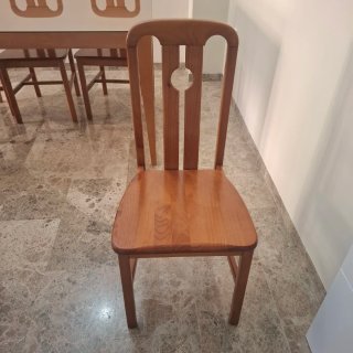 Mesa extensible madera color cerezo y 4 sillas