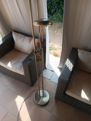 Lámpara de pie metal y madera