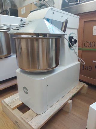 IMPASTATRICE EVO 15LT PER 12KG DI MASSA TOTALE