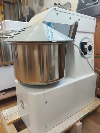 IMPASTATRICE EVO 15LT PER 12KG DI MASSA TOTALE