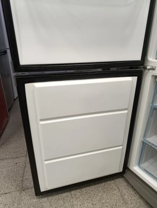 Nevera Electrolux No Frost 1.85c60cm
