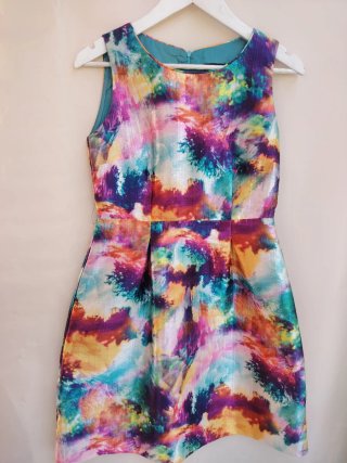 Vestido fiesta corto multicolor Talla 40