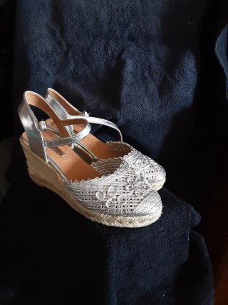 Sandalias cuña plateadas Tacón 8 cm