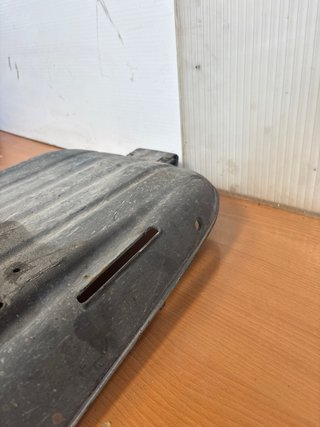 Plástico bajo suelo Honda Yupi 80