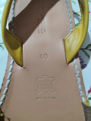 Sandalias Pisamonas Amarillas Talla 40