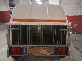 Remolque coche tapa poliéster y con basculante