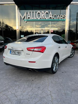 Maserati Ghibli 3.0 V6 BT 330cv RWD