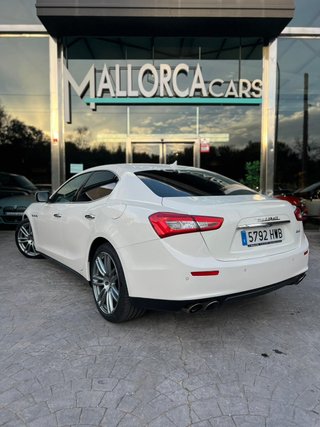 Maserati Ghibli 3.0 V6 BT 330cv RWD