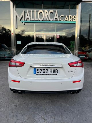 Maserati Ghibli 3.0 V6 BT 330cv RWD